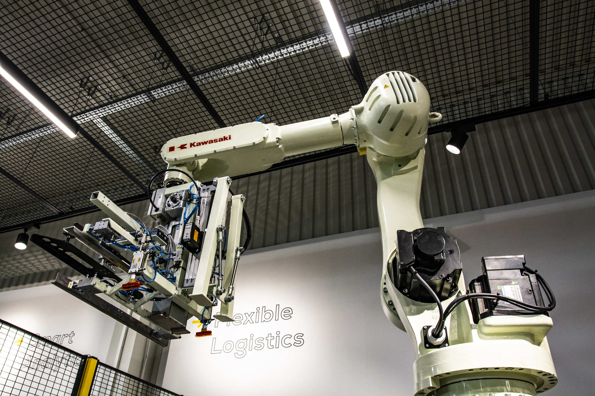 robot przemysłowy w ASTOR Robotics Center
